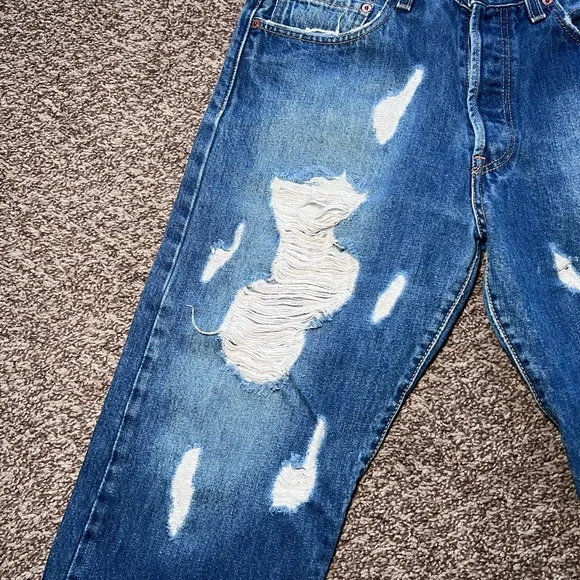 Levi's 501s reworked Distressed Blue Women's Cropped Jeans - Picture 2 of 7